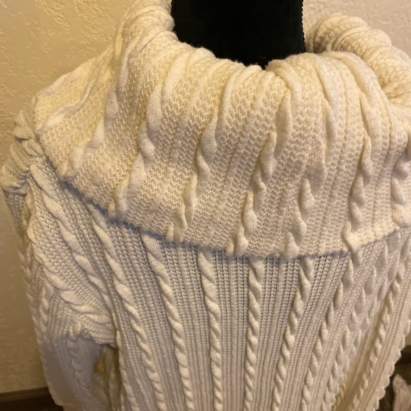 Super cute turtleneck sweater - Picture 9 of 10